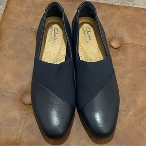 Clarks Navy blue size 8 Slip-On loafers